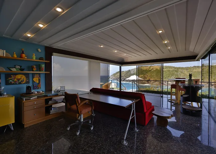 Cliffside Luxury Inn